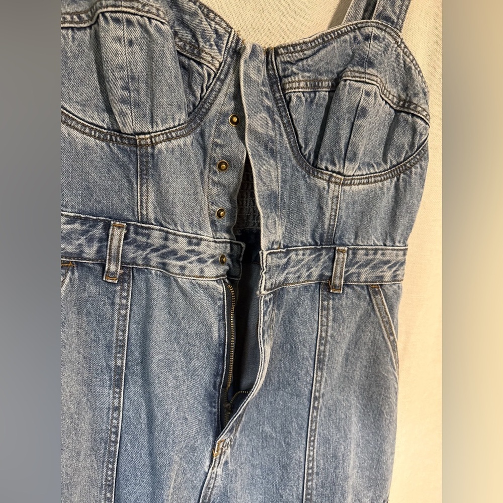 EUC Lulus Fresh Perfection Light Wash Bustier Sleeveless Denim Jumpsuit - Picture 7 of 10